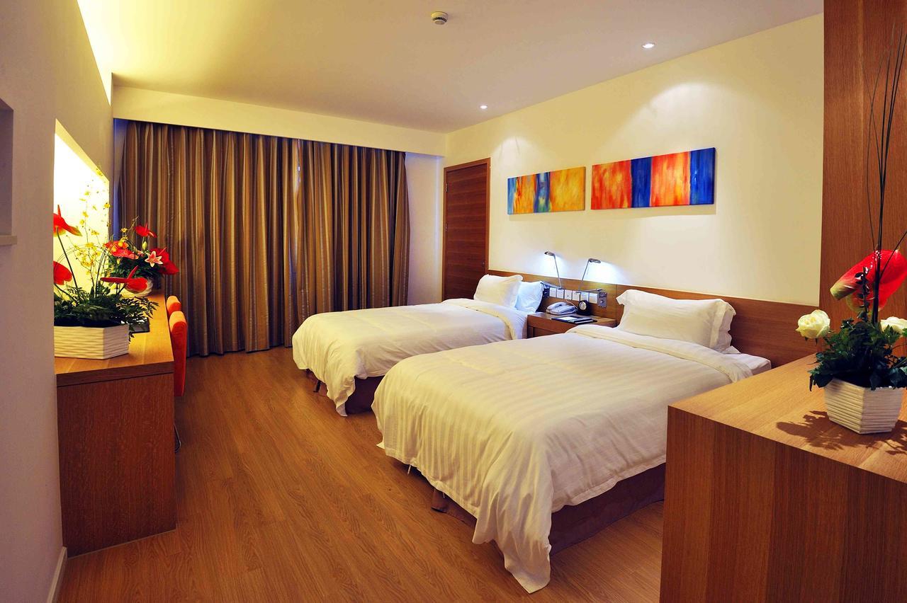 Wisdom Hotel Shanghai Bagian luar foto